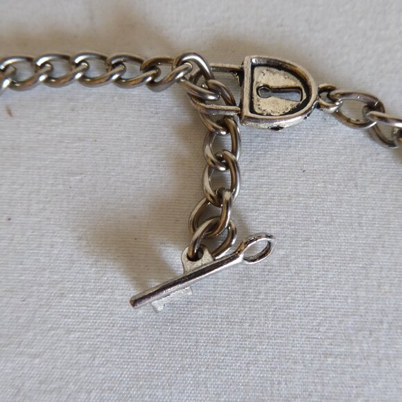 NEW SKULL CROSSBONES BLOOD RED JEWEL PENDANT W/ SILVER 20” CHAIN GOTHIC - Picture 9 of 16